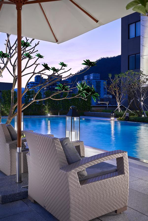 Mu Jiaoxi Hotel Екстер'єр фото The swimming pool at the hotel
