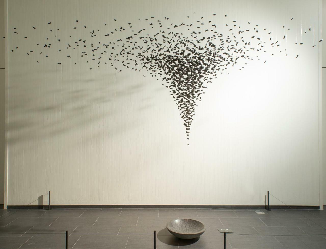 Mu Jiaoxi Hotel Екстер'єр фото Installation view of the exhibition "The World of the World" at the Museum of Modern and Contemporary Art, Seoul, 2012