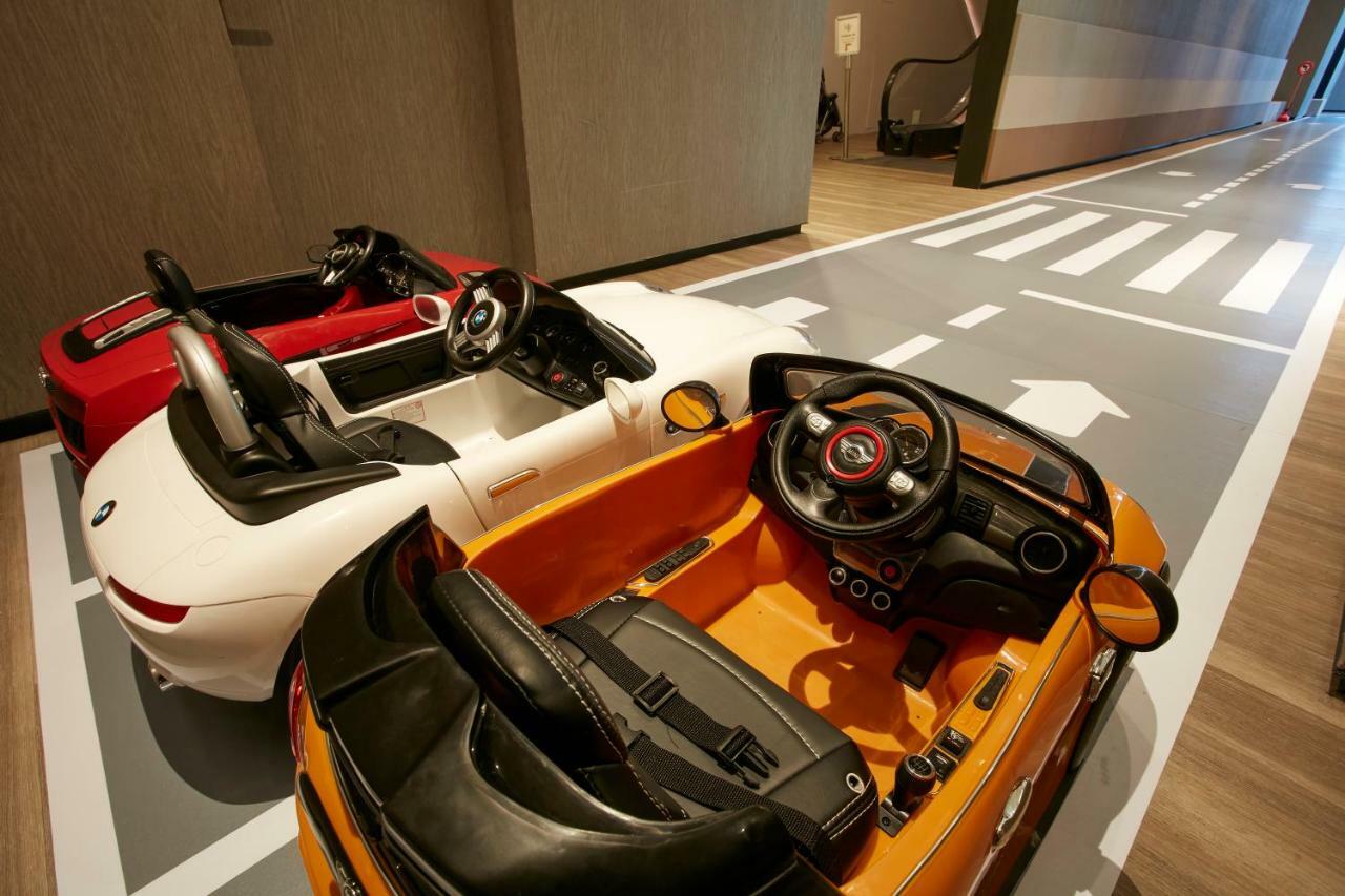 Mu Jiaoxi Hotel Екстер'єр фото The interior of a car